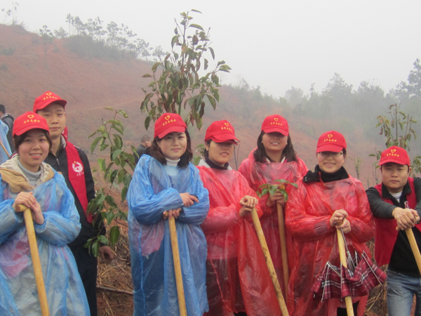 愛(ài)護(hù)大自然植樹(shù)活動(dòng)